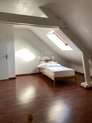  Appartement à louer 4 pièces 132 m²