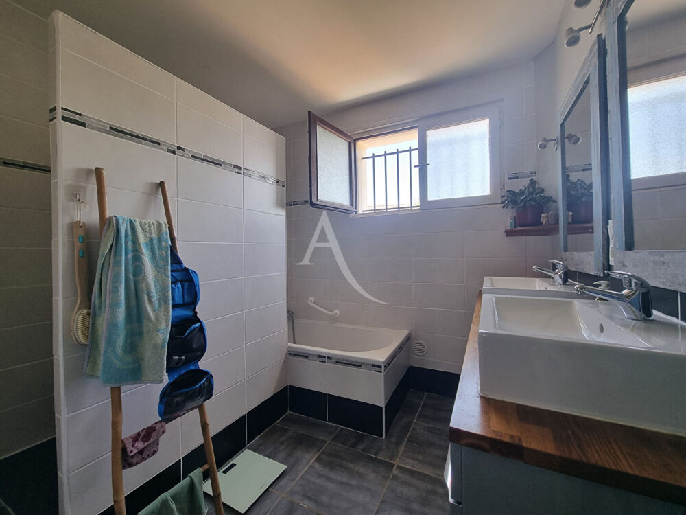 NANTES Croix Bonneau, maison Familiale Spacieuse de 5 Chambres avec Jardin et Terrasse