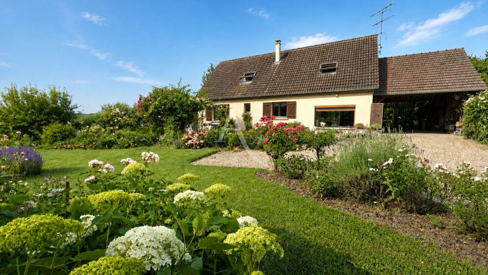 Maison avec confort de plain pied et plus de 1.2 hectares de terrain dont un bois