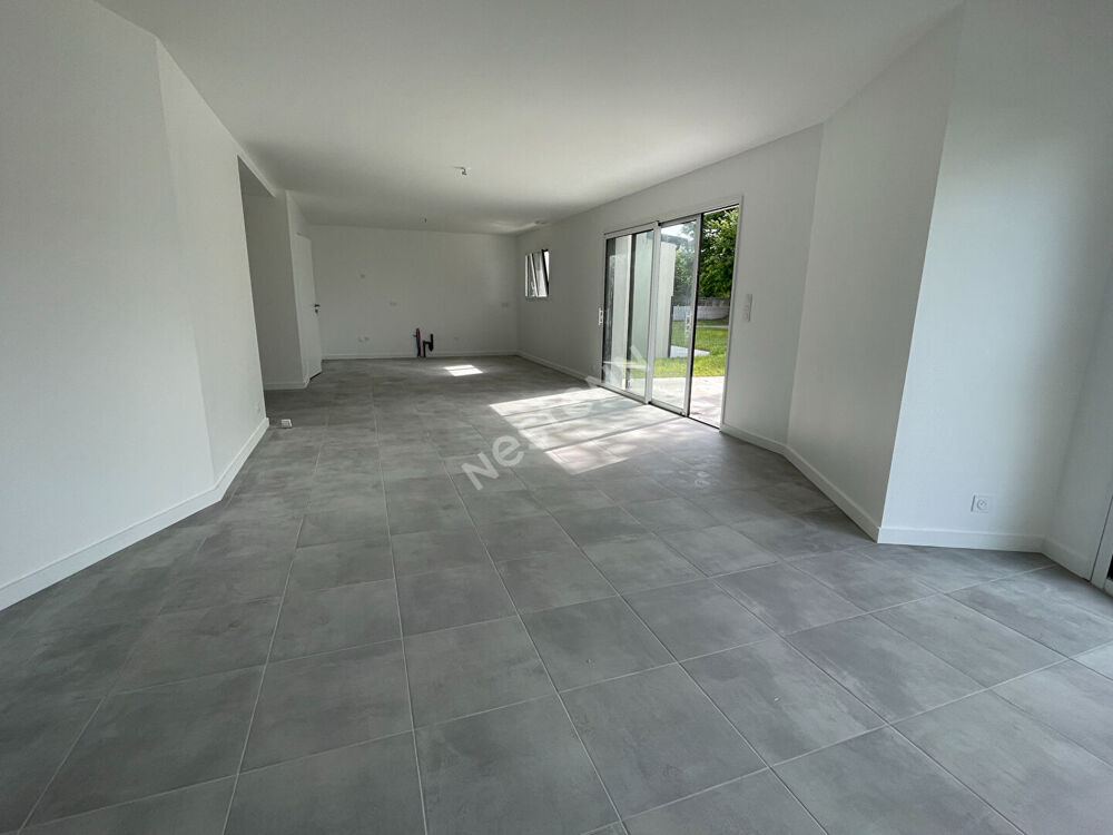 Maison contemporaine à vendre à Elven - 5 chambres et jardin ! Bretagne Sud / Morbihan