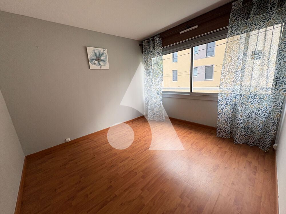 Vente Appartement T3 lumineux avec garage et cave à proximité des commodités Aubenas
