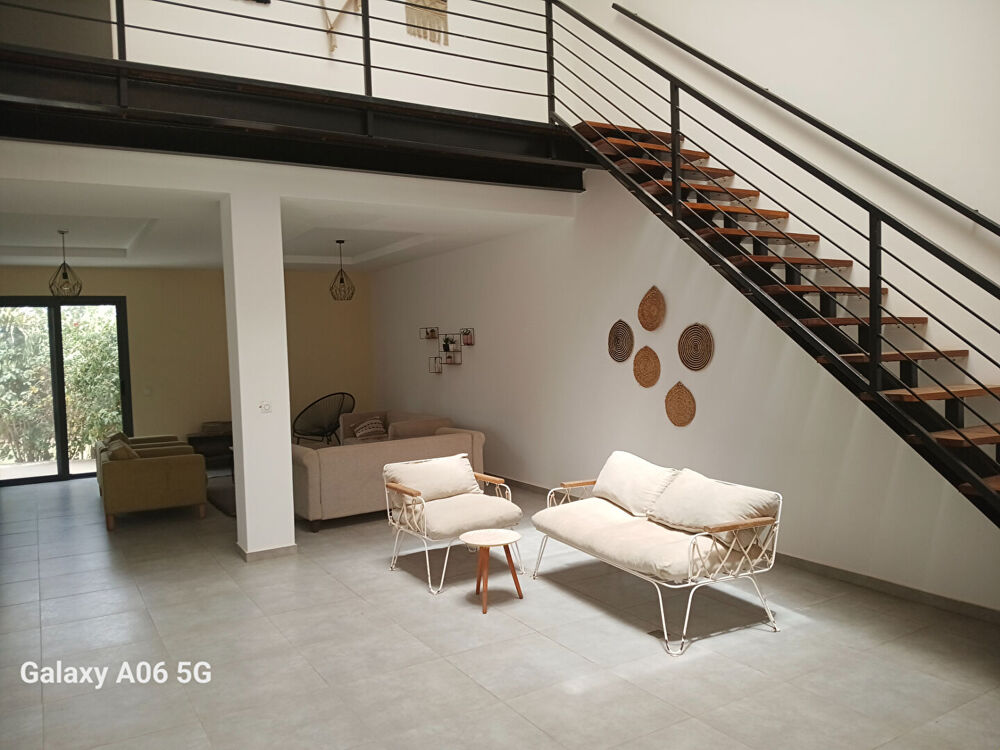 Vente Maison VILLA D'ARCHITECTE NEUVE EN RESIDENCE  R+1 AVEC 4  CHAMBRES PROCHE  SALY CENTER ET PLAGE Ngaparou (Senegal)
