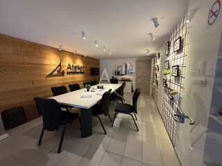   VIRIAT limite BOURG local commercial, d'activité ou de bureaux 208 m² divisibles Viriat