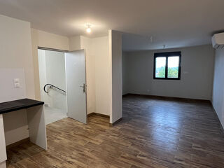  Appartement à louer 3 pièces 66 m²