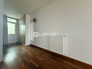  Appartement à louer 3 pièces 104 m²
