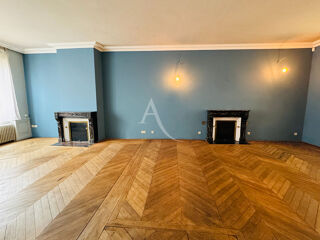  Maison  vendre 7 pices 213 m