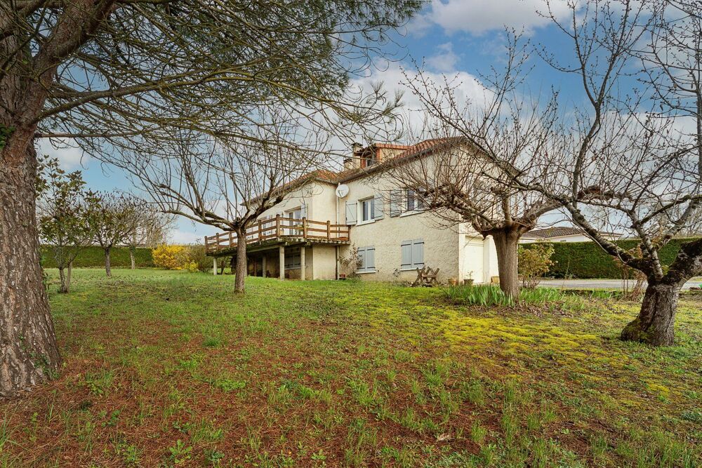 Vente Maison Lauzerte - Une adresse stratégique aux multiples possibles, entre projet professionnel et maison de famille Lauzerte