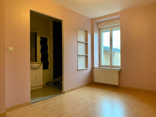  Appartement à louer 5 pièces 111 m²