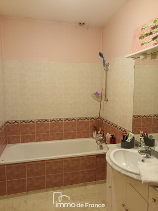  Immeuble � vendre 230 m�