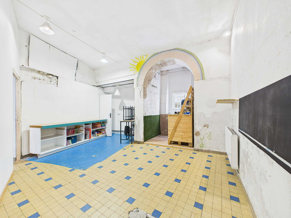   À VENDRE  Local commercial avec fort potentiel en plein centre de Tournon-sur-Rhône Tournon sur rhone