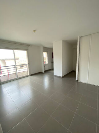  Appartement à louer 2 pièces 44 m²
