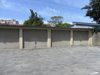  Parking / Garage � louer 