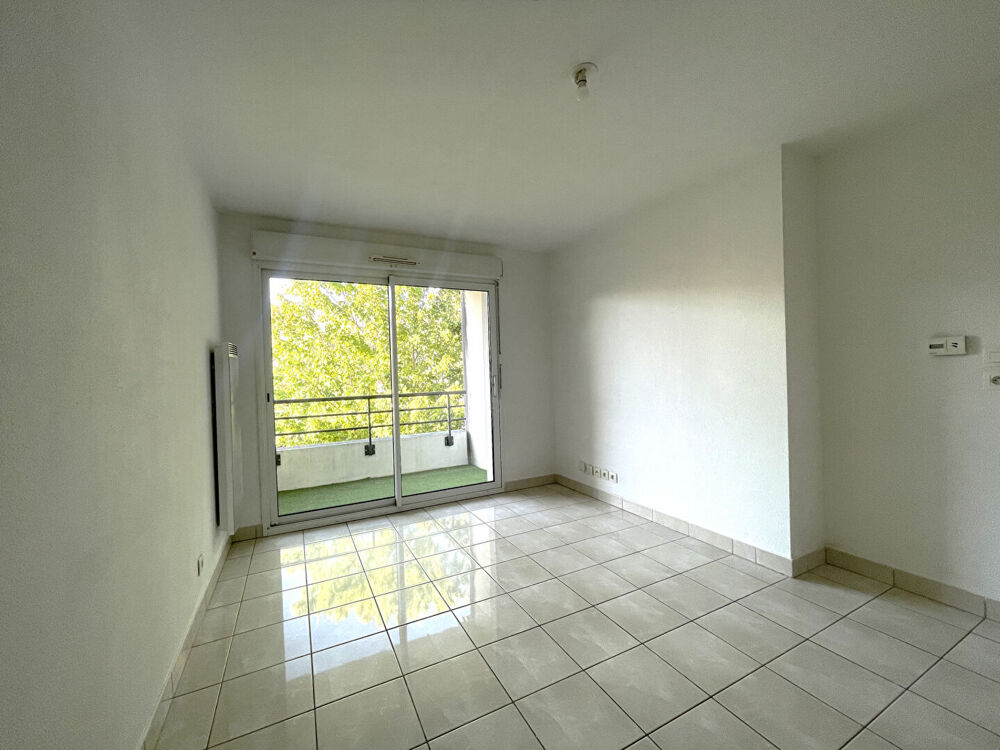 A vendre à Séné aux portes de Vannes appartement une chambre une place de parking ascenseur