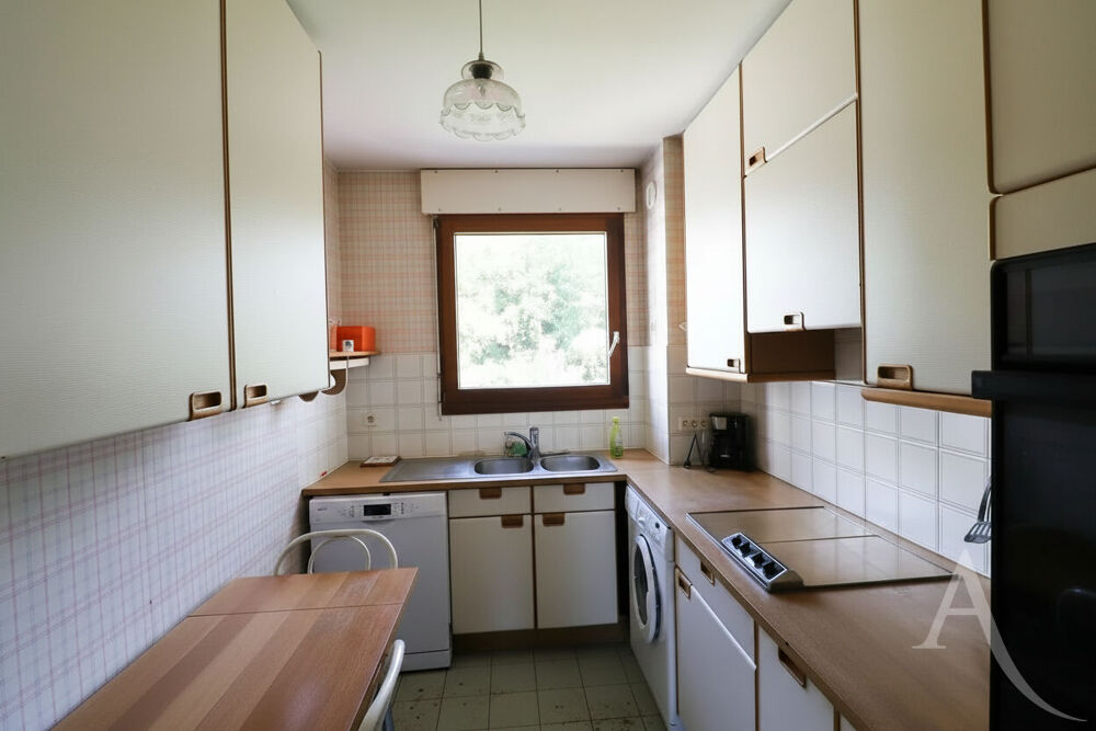 Vente Appartement Appartement Chaville  rive gauche 4 pièces 85 m2 avec balcon garage et cave ascenseur  forêt Chaville