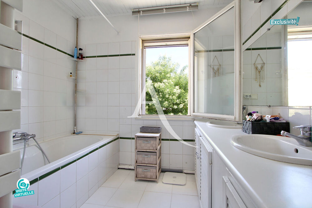 Vente Maison EXCLUSIVITÉ L'ADRESSE - LATTES BOIRARGUES - MAISON DE VILLE MITOYENNE - 90 M2 ENVIRON - 4 PIÈCES - 3 CHAMBRES - REMISE DE RANGEM Lattes