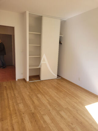  Appartement à louer 2 pièces 45 m²