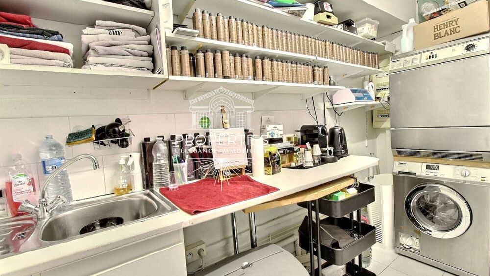  LE LAVANDOU - CENTRE-VILLE - FDC SALON DE COIFFURE- EMPLACEMENT N°1 Le lavandou