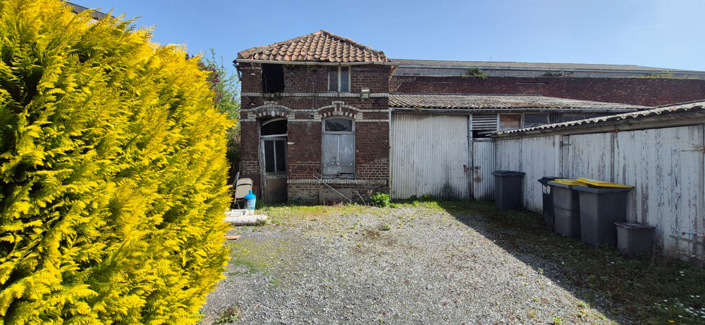 Ensemble immobilier Quievrechain env 200 m2