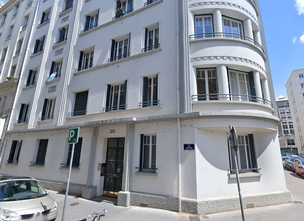 Location Appartement A louer  grand T2 rue Vendôme Lyon 3
