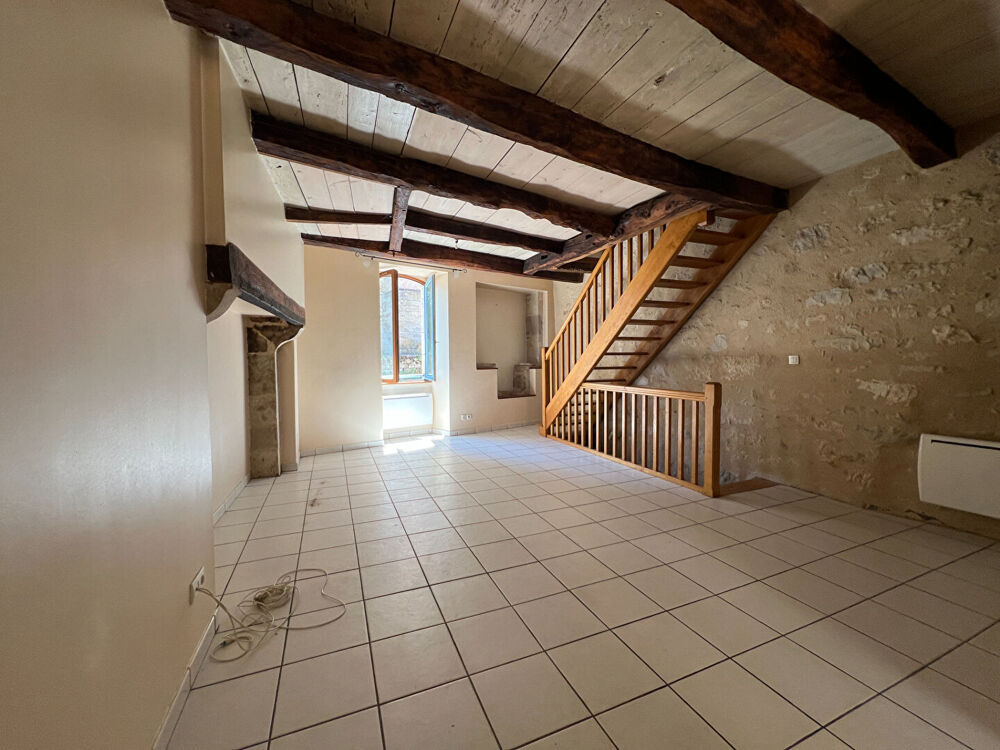 Charmante maison de village avec cour et garage