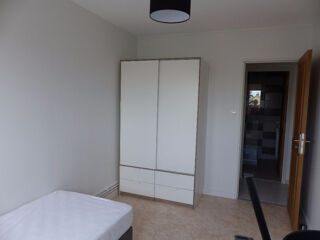 Appartement à louer 5 pièces 102 m²