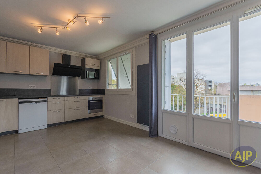 Vente Appartement Appartement Bordeaux 4 pièce(s) 67.1 m2 Bordeaux
