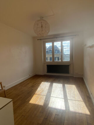  Appartement à louer 2 pièces 45 m²