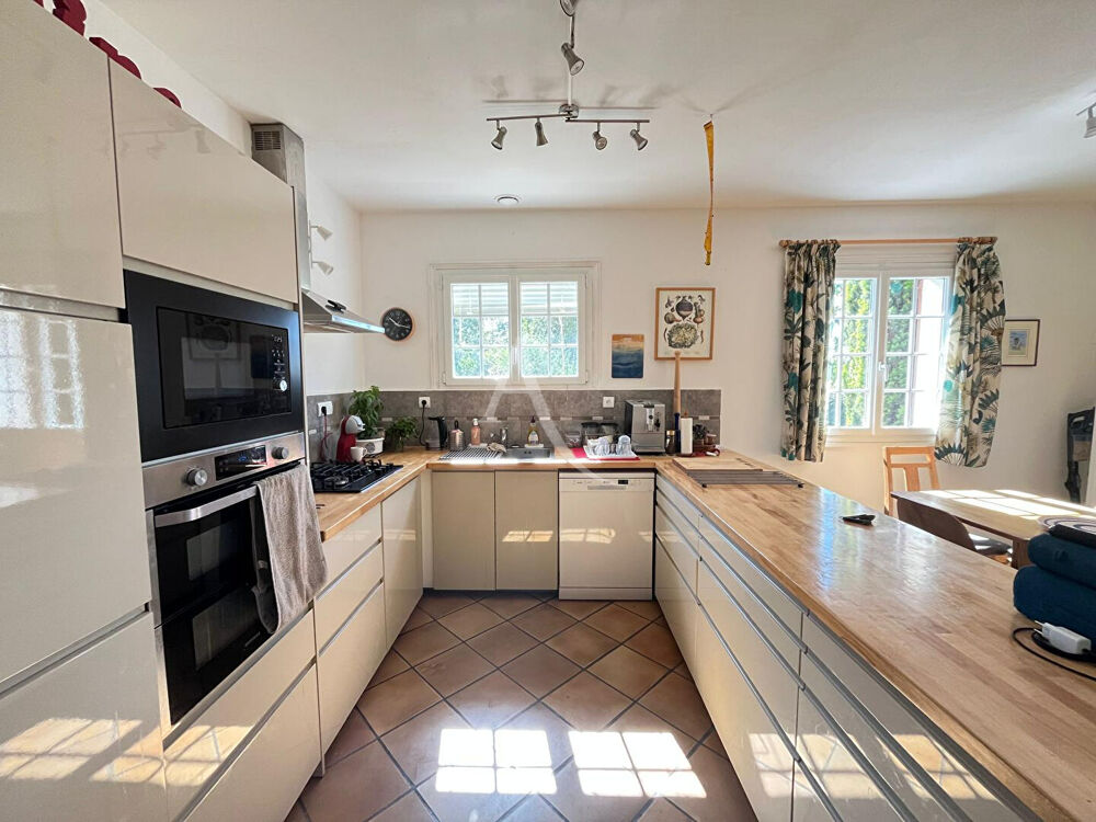 Grande maison de 182m² avec 4 chambres, piscine et sous-sol complet sur la commune de Rabastens !