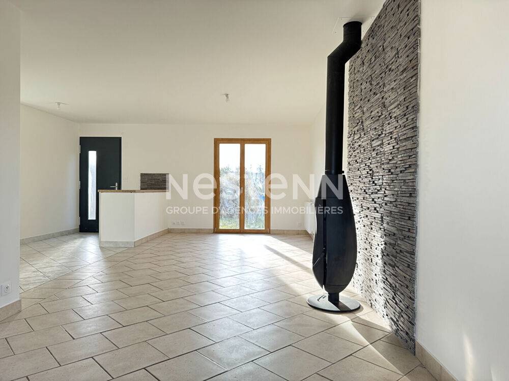 Maison - PLAIN PIED - 96 m² - Jardin - Double garages - TRONVILLE-EN-BARROIS