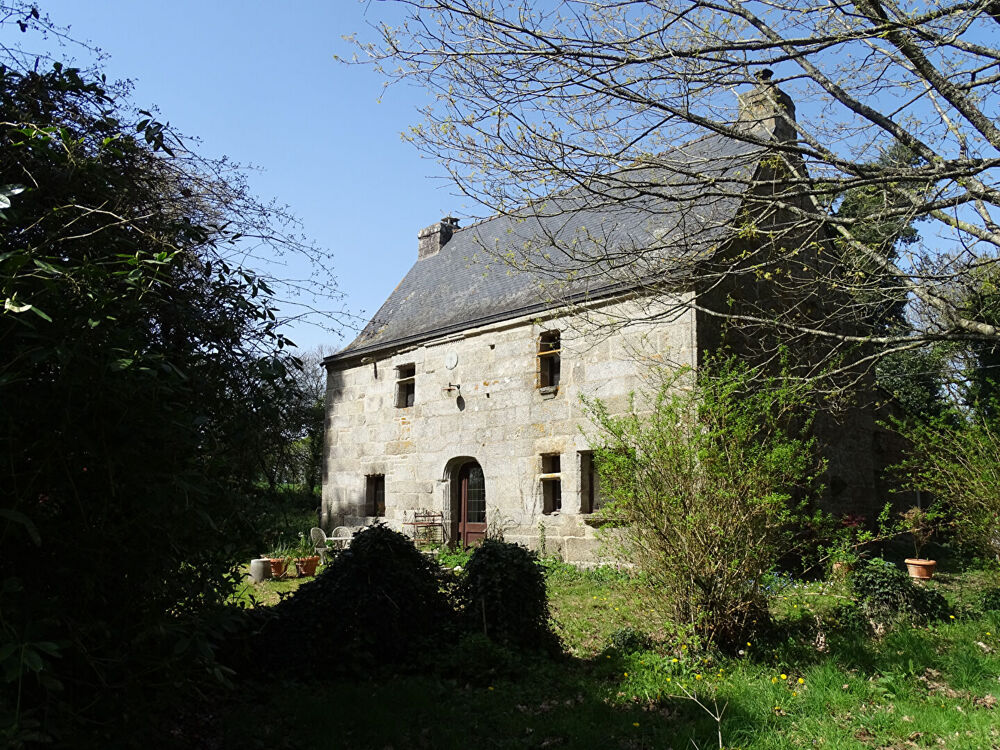 CÔTES-D'ARMOR. Un magnifique gîte en pierre de 2 chambres, plein de charme, situé près du village de Kergrist-Moëlou