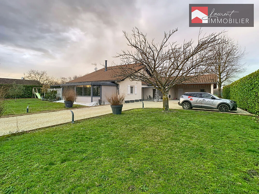 Villa de grande superficie, 4 chambres + bureau, spacieux terrain, secteur calme