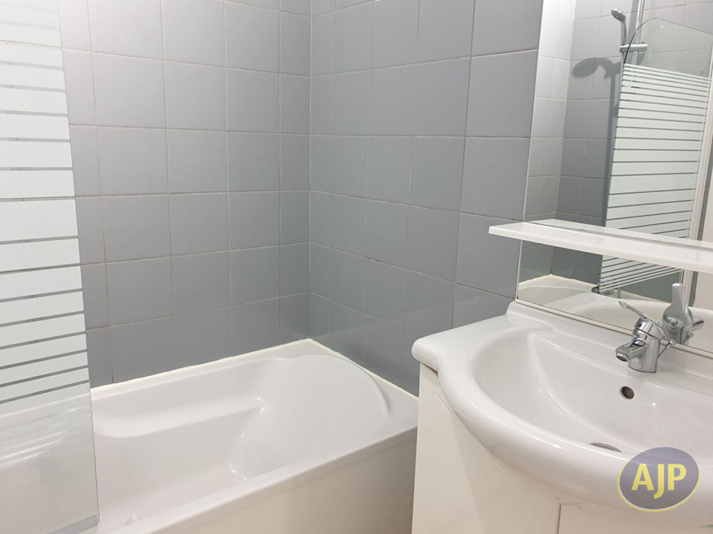 Location Appartement Appartement meublé  T2 avec jardin privatif 37m² Le verdon sur mer