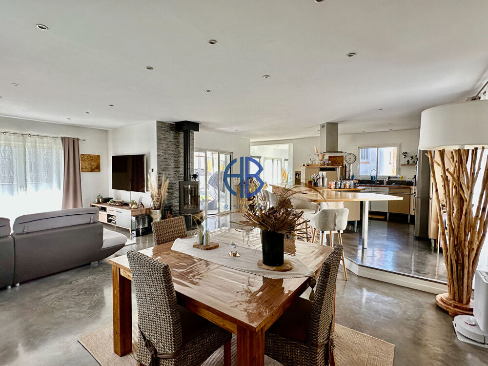 � vendre  Maison Vias (34450)