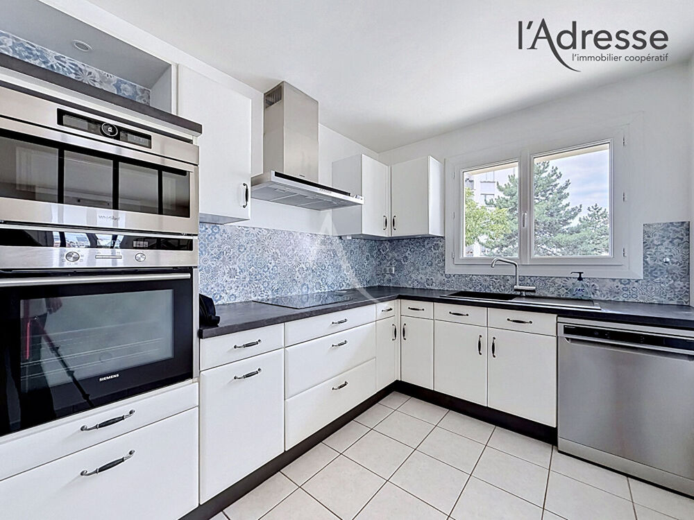 SURESNES limite Puteaux - Appartement 5 pièces 101m², cave et parking