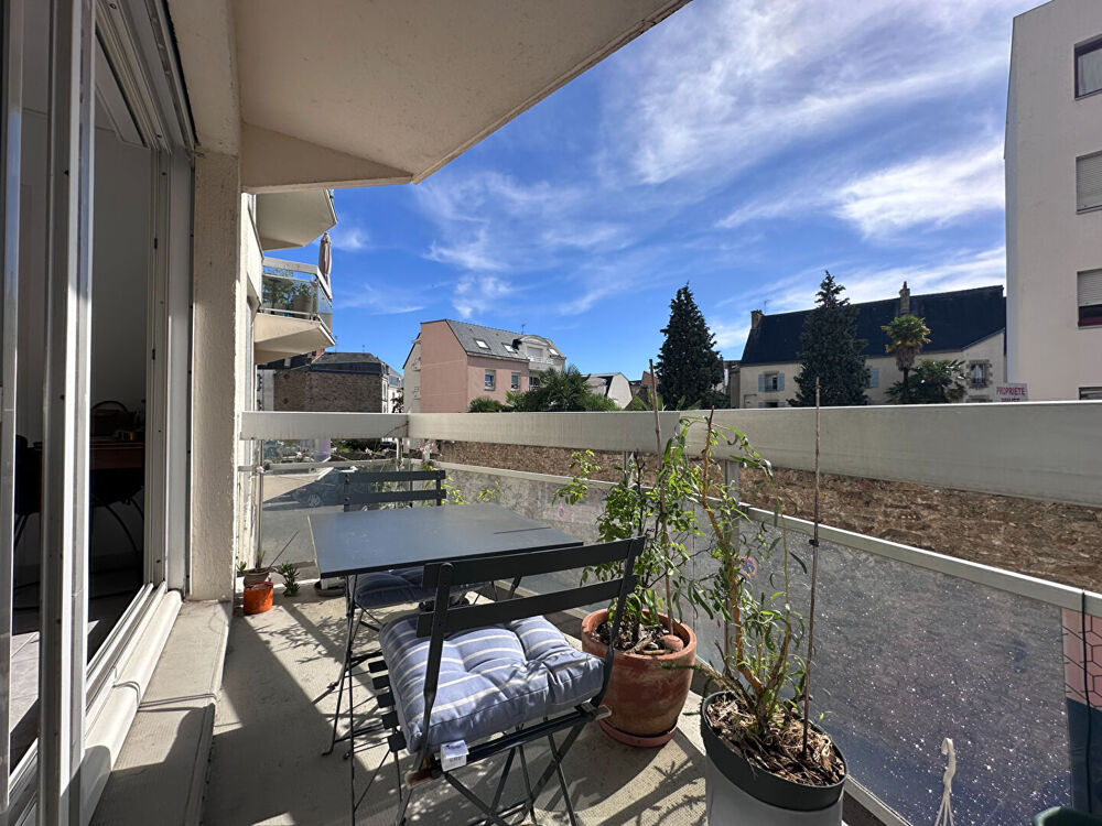 Vente Appartement Appartement à vendre à Vannes 2 pièces 41m² secteur Étang au Duc parking cave Vannes