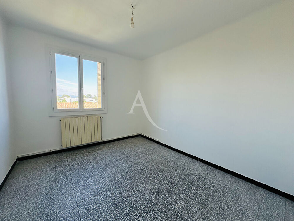 APPARTEMENT 3 CHAMBRES AVEC GARAGE INDIVIDUEL ET JARDIN COMMUN