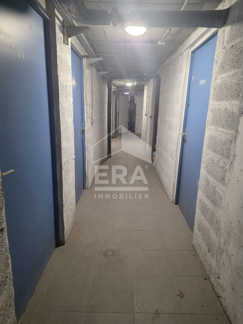 Idéal Stockage: Grande cave saine de 17M²