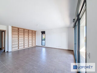  Appartement à louer 4 pièces 102 m²