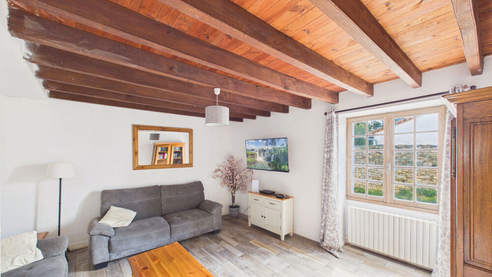 Maison de village française de caractère avec 4 chambres, jardin et dépendances