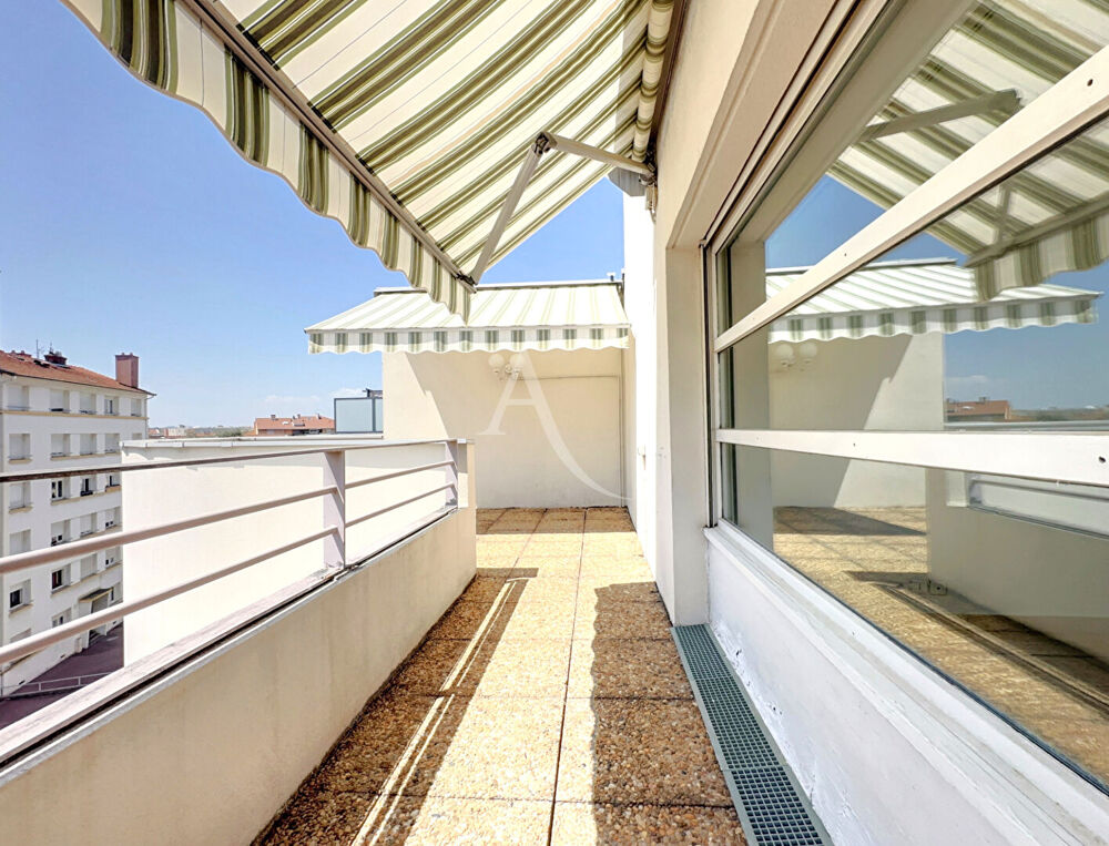 Vente Appartement Appartement T2 Lyon en dernier étage avec terrasse Lyon 3