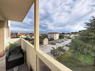Vente Appartement Appartement Toulon de  4 pièces de 62.4 m² Les Routes place de parking et cave Toulon