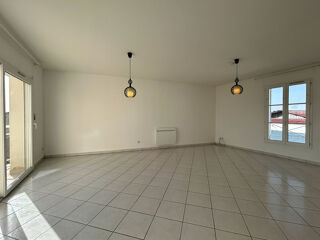  Appartement à louer 4 pièces 92 m²