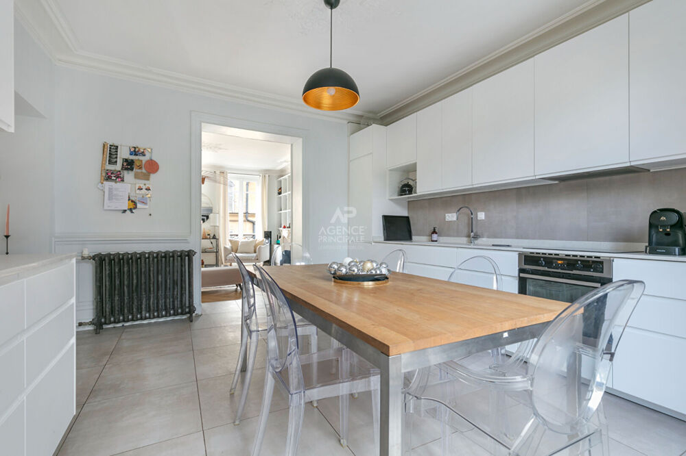 Vente Maison Versailles Notre-Dame Les Prés - Maison 12 pièces 267m² au sol avec terrasse et jardin agrémenté d'une piscine Versailles