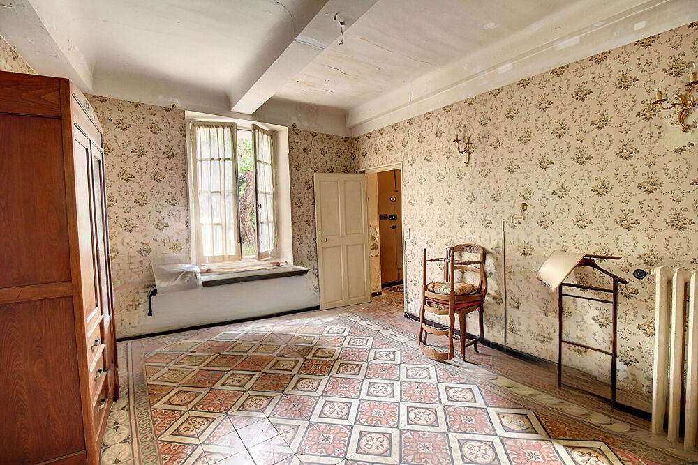 Vente Maison A VENDRE en EXCLUSIVITE à DRAGUIGNAN - Maison 10 pièces 202 m² sur un terrain de 1585 m² Draguignan