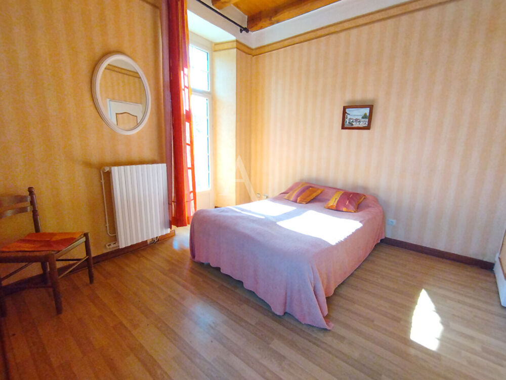 Ensemble de 2 maisons, 140 m2 + granges + prairies sur 8000m²