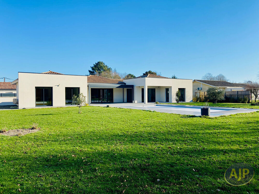 Villa contemporaine avec piscine Lesparre-Médoc !