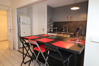  Appartement à louer 4 pièces 79 m²