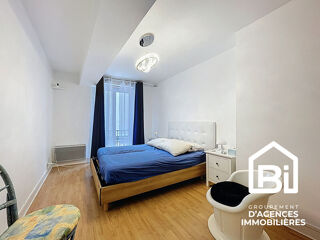  Appartement à louer 5 pièces 124 m²