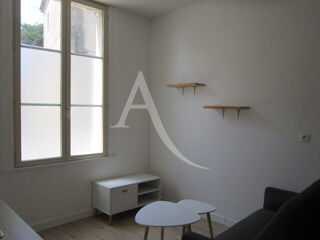  Appartement à louer 2 pièces 27 m²