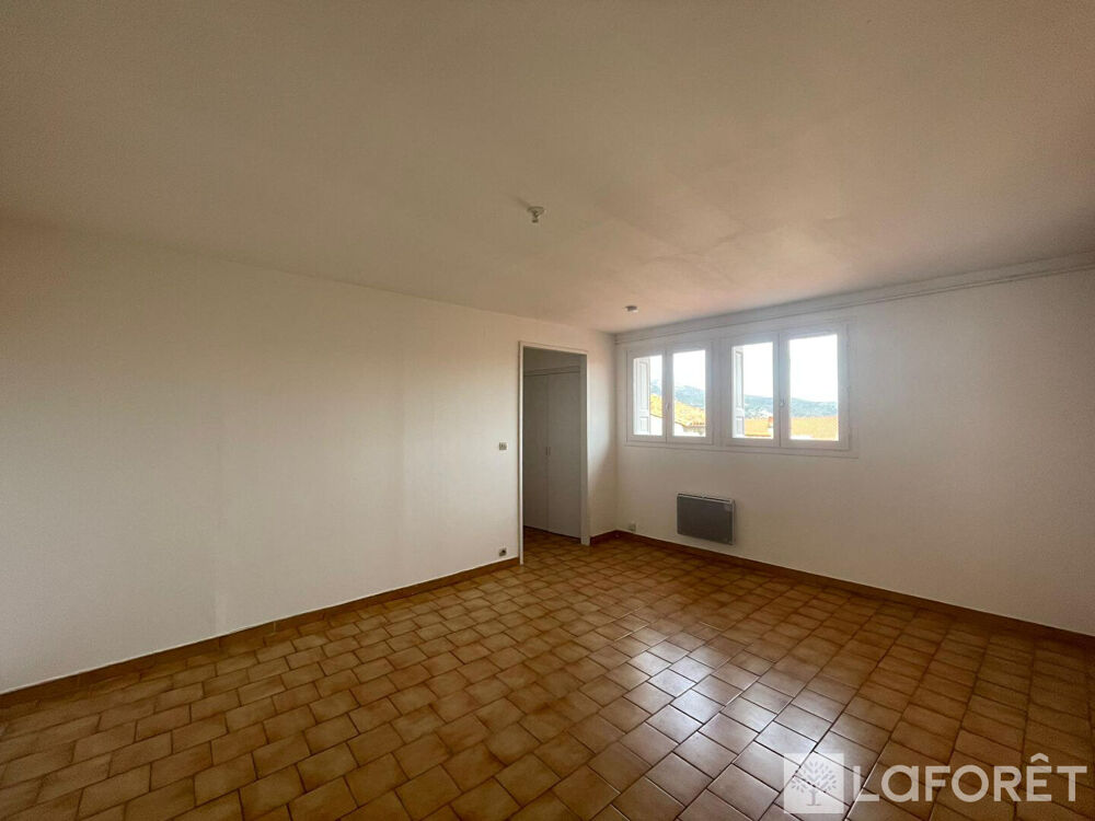 Location Appartement T3 en centre ville de Prades Prades